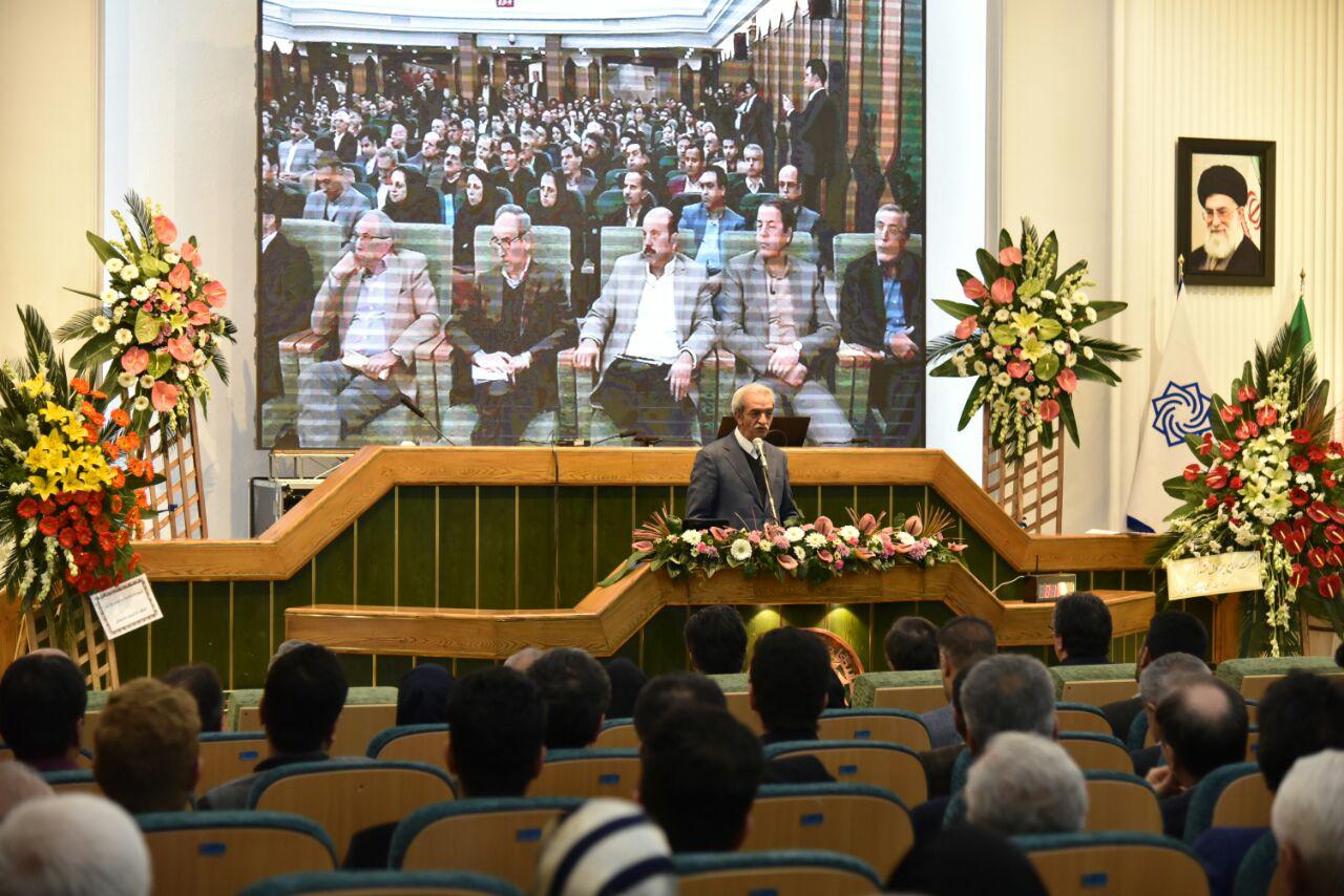 رئیس اتاق ایران: صادرات، پیشران تحقق اقتصاد مقاومتی است رئیس اتاق ایران: صادرات، پیشران تحقق اقتصاد مقاومتی است